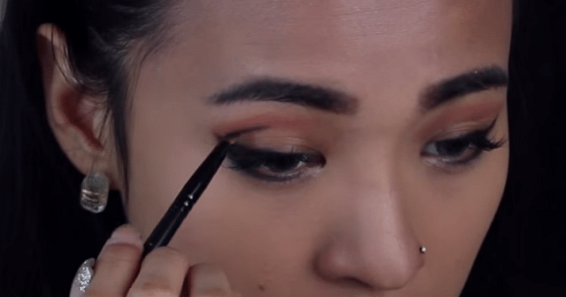 Try Singapore beauty blogger Jazzy Tan's soft winged eyeliner look! B2.png